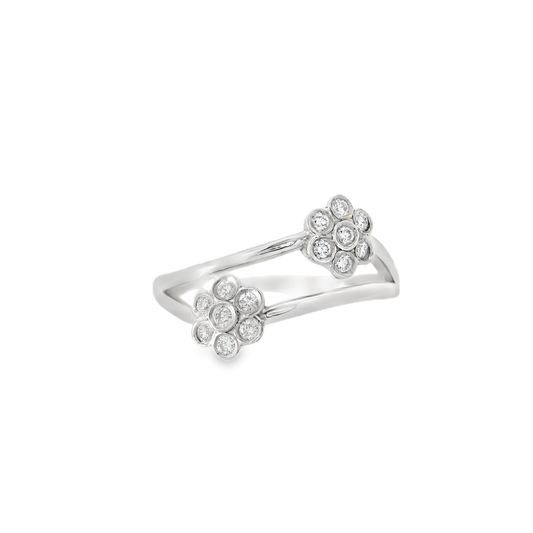 Elegant Floral Design Diamond Ring